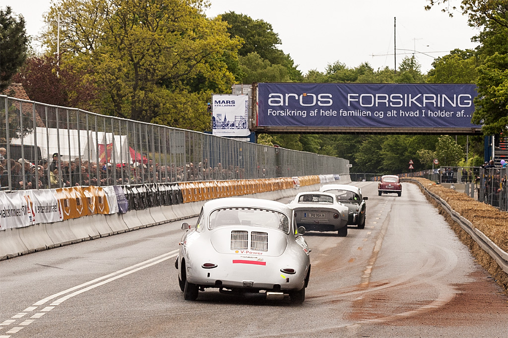 Fjerde udgave af Classic Race Aarhus giver 17. -19. maj igen publikum mulighed for at komme tæt på de mange flotte racerbiler
(Foto: Lenger Foto)